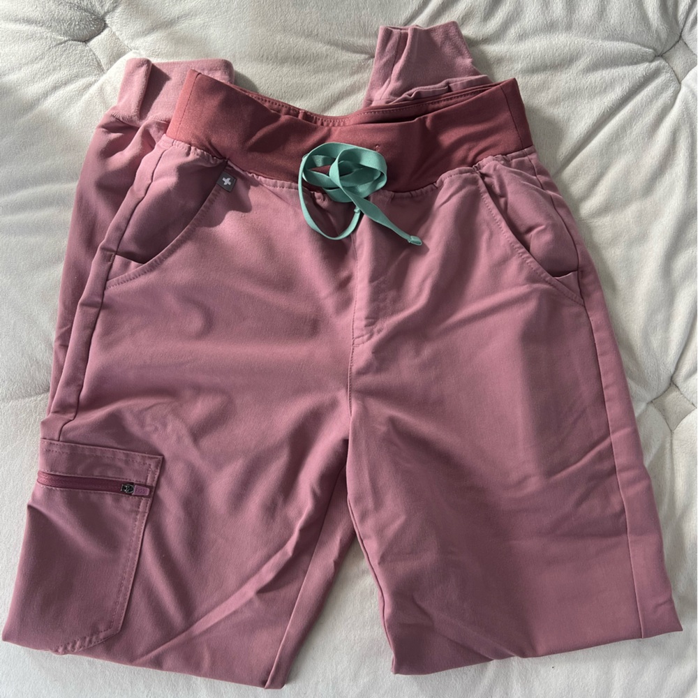 VGUC XS TALL mineral mauve Figs Zamora jogger scrub pants